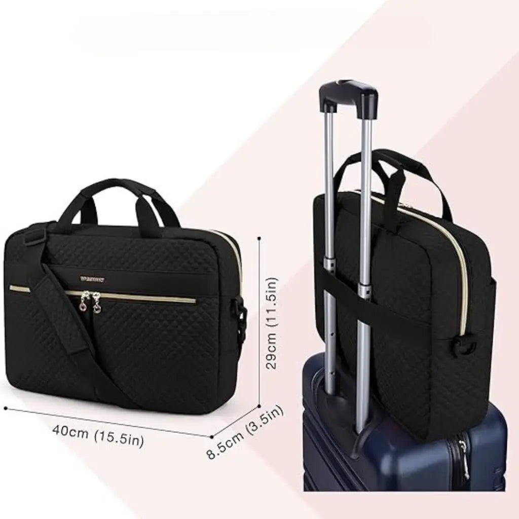 Technische specificaties van hippe laptoptas dames 17 inch zwart met afmetingen: 40cm breed, 29cm hoog en 8,5cm diep. De afbeelding toont ook hoe deze BAGSMART tas perfect past over een trolleyhandvat voor gemakkelijk reizen.