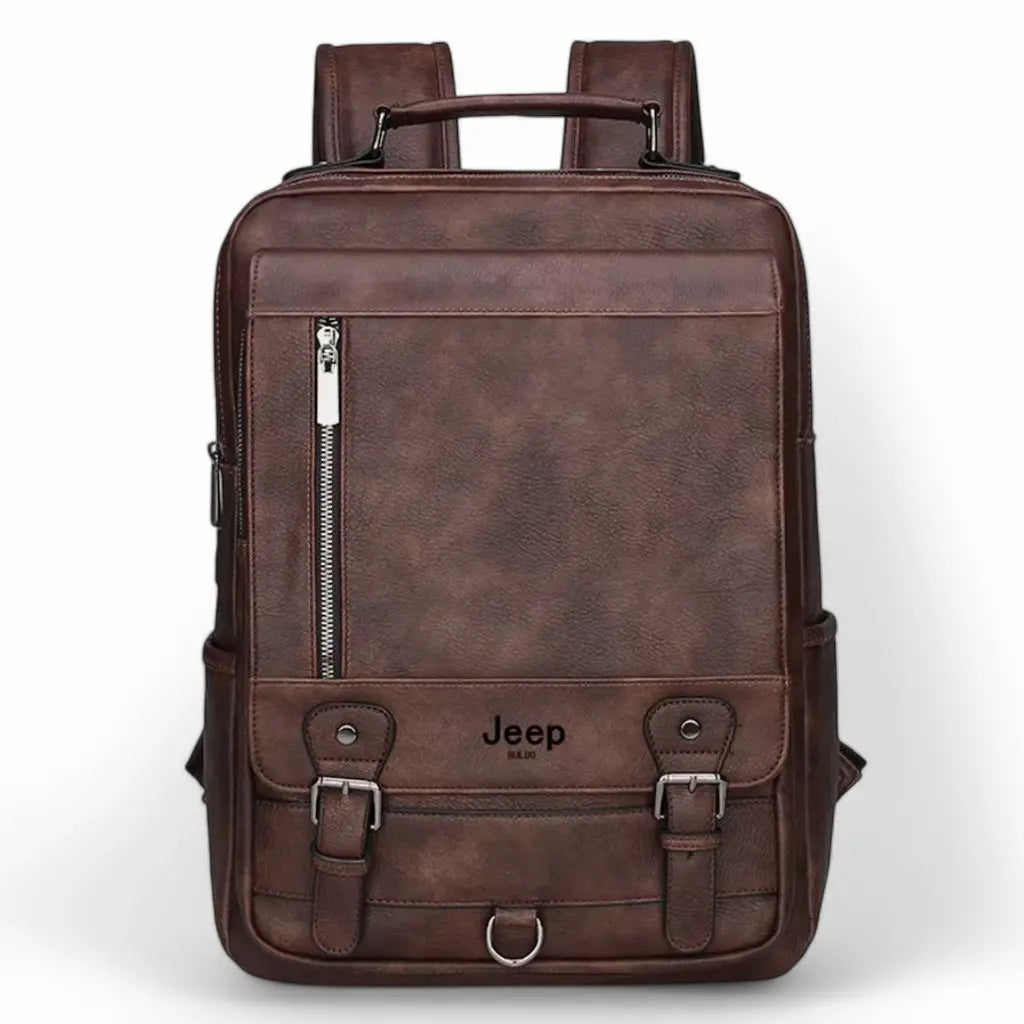 Luxe leren laptop rugzak 15.6 inch bruin met vintage uitstraling, metalen gespen en een voorvak met ritssluiting, vooraanzicht.