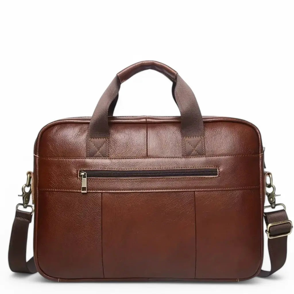 Mooie laptoptas heren 15.6 inch bruin in vooraanzicht met één horizontaal ritsvak, afneembare schouderband en ergonomische handgrepen. Het rijke bruine rundleer is perfect afgewerkt voor een professionele en stijlvolle uitstraling.