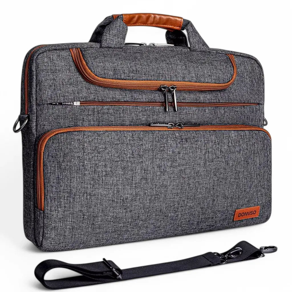 Vooraanzicht van de brede laptoptas heren 17 inch bruin grijs met DOMISO-label, meerdere ritsvakken met bruine accenten en ruime opslagruimte voor dagelijks gebruik.