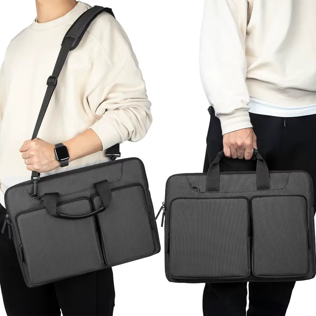 Persoon met crossbody laptoptas 13 inch over de schouder gedragen, wat het draagcomfort en de praktische stijl van de tas demonstreert.