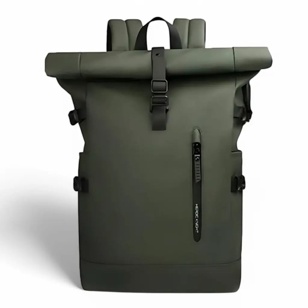 Laptop rugzak 15.6 inch met veel vakken in legergroen, voorzien van rolltop-sluiting en waterdicht materiaal. De strakke, minimalistische rugzak heeft een verticale ritssluiting aan de voorkant en is perfect voor Nederlandse forenzen die door alle weersomstandigheden fietsen.