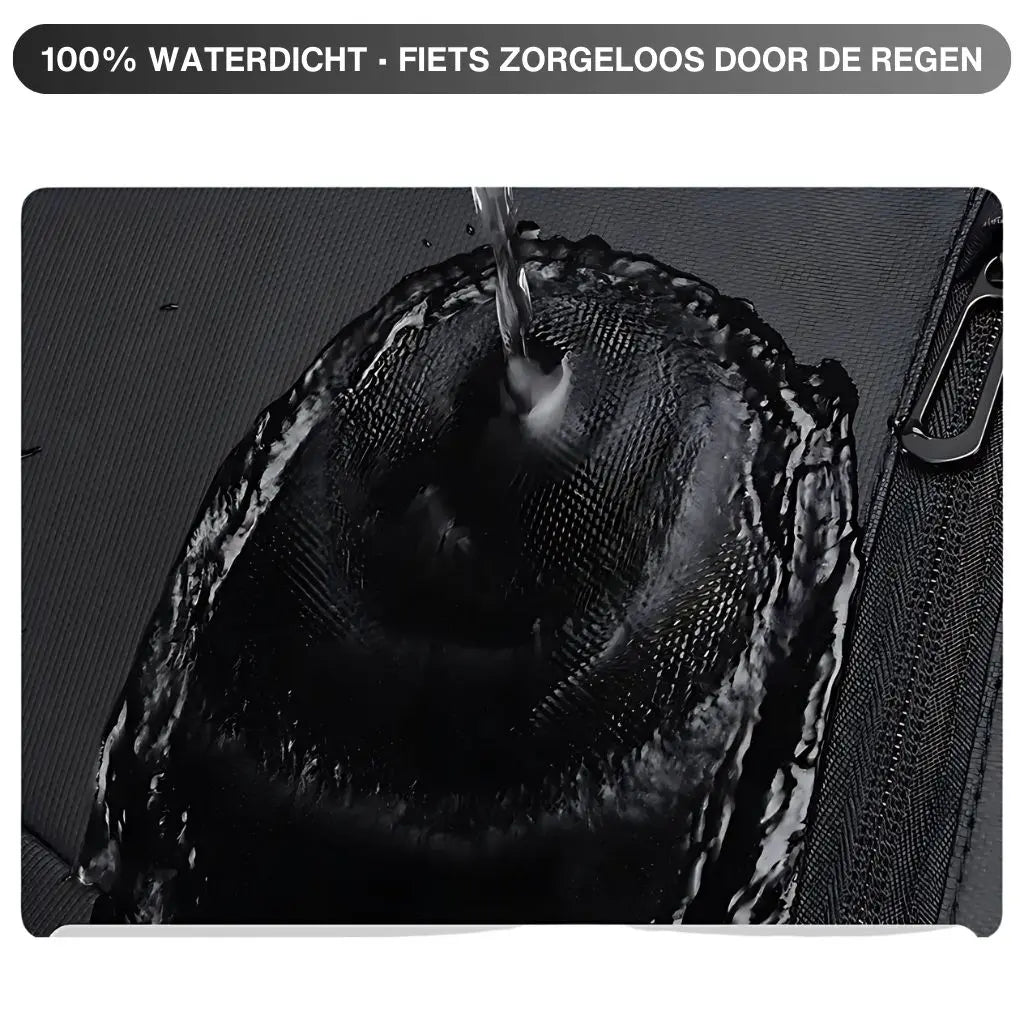 Waterdichte zwarte laptoprugzak voor heren van 15 inch, met water dat over de stof stroomt om de waterbestendigheid te demonstreren.