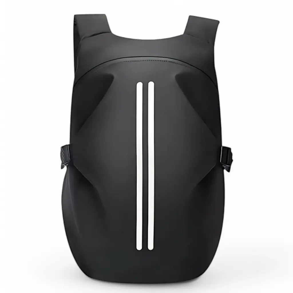 Zwarte waterdichte laptoprugzak voor motor, met reflecterende strepen en een modern, aerodynamisch ontwerp.