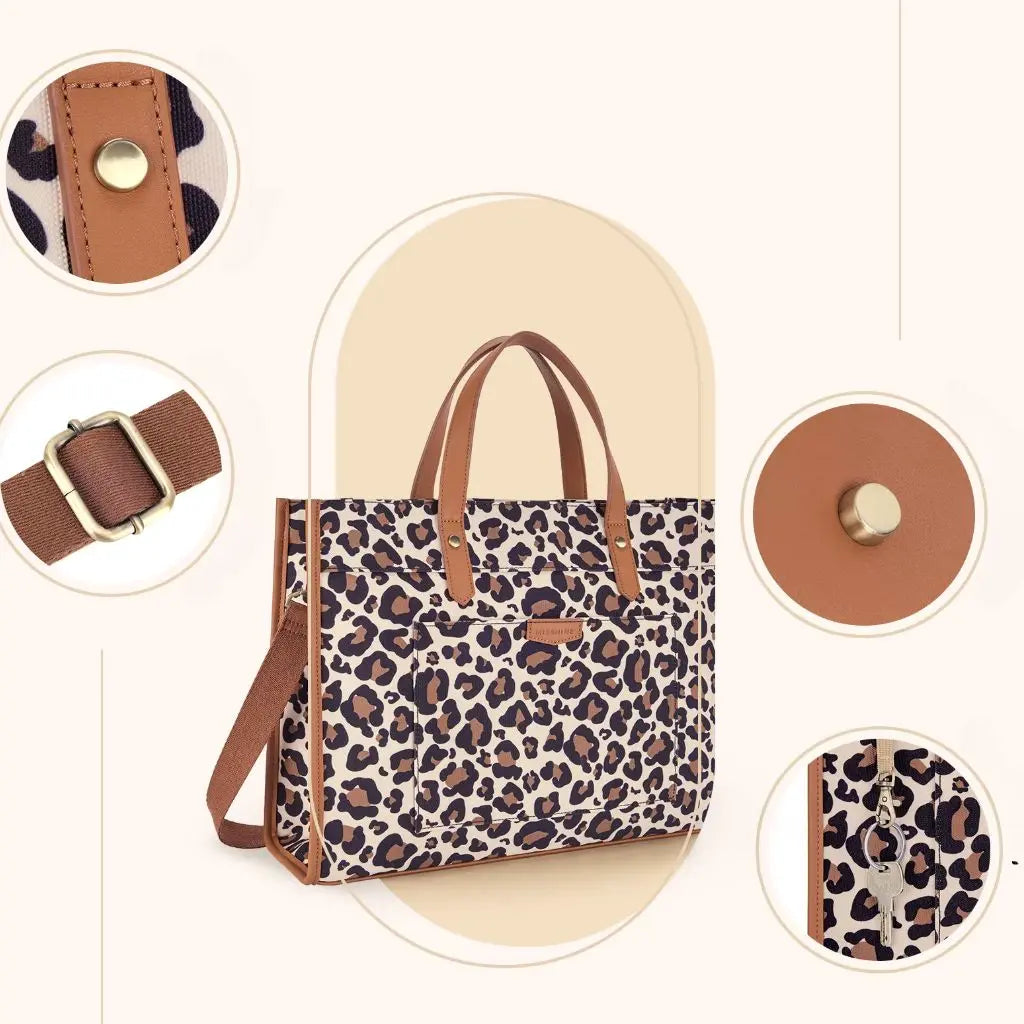 Detailfoto's van een laptoptas 15.6 inch leopard met close-ups van de metalen bevestigingen, verstelbare schouderriem en kenmerkende luipaardprint. De laptoptas 15.6 inch leopard toont de hoogwaardige materialen en afwerking met bruinleren accenten voor een luxe uitstraling.