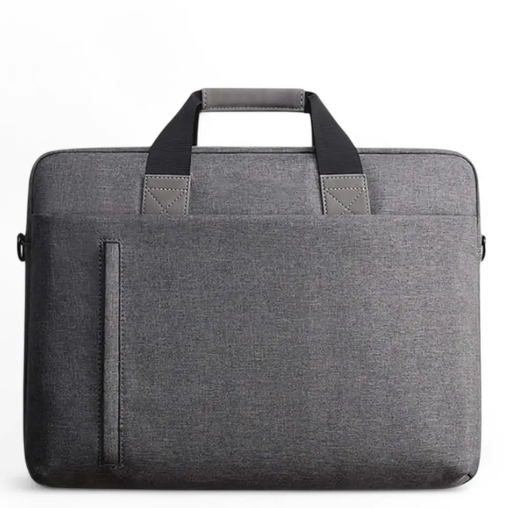 Een laptoptas heren 17 inch grijs donkergrijs met strakke vormgeving, zwarte handgrepen en een functioneel zijvak, gemaakt van duurzaam waterafstotend materiaal voor professioneel gebruik.