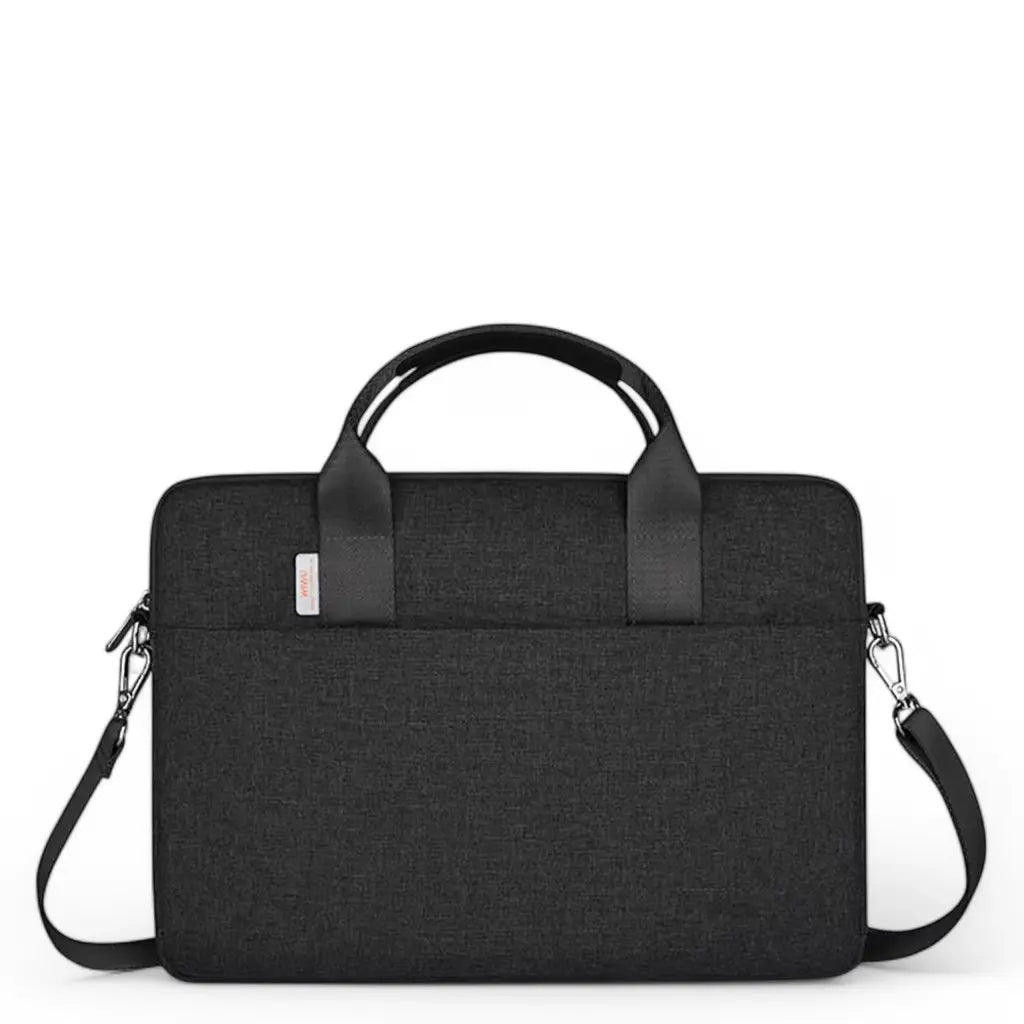 Stijlvolle messenger laptoptas heren 15.6 inch zwart gemaakt van duurzaam textiel. De zwarte laptoptas heeft stevige handgrepen, een praktisch buitenvak met rits en wordt geleverd met een verstelbare schouderriem, perfect voor dagelijks gebruik door professionals.