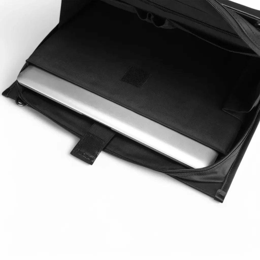 Speciaal laptopvak van business laptoptas dames 15.6 inch met veilige sluiting en beschermende voering voor optimale bescherming.